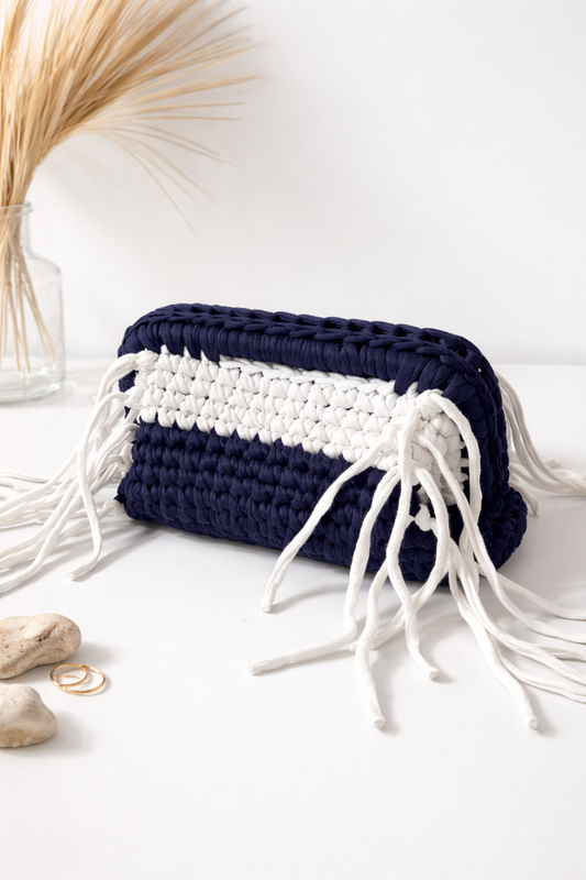 Marine clutch bat